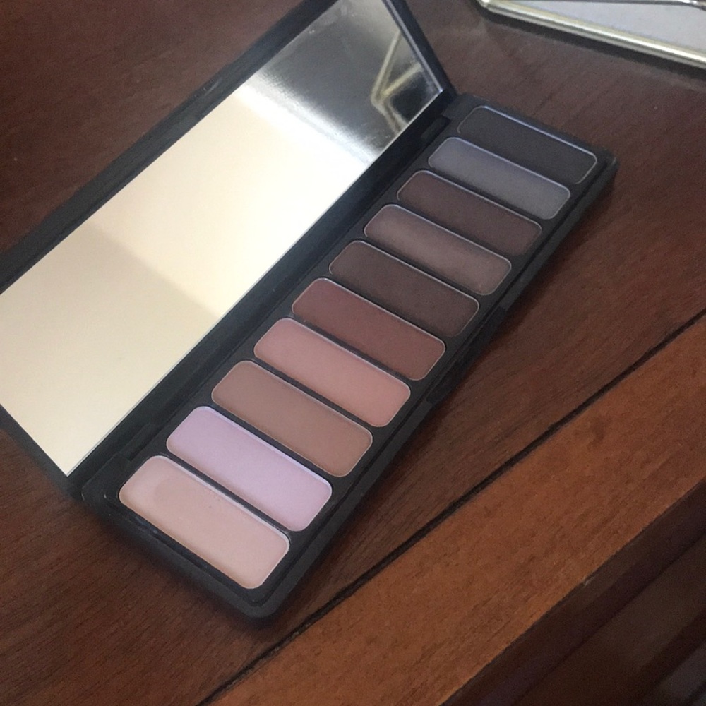 🌺 5 FOR $20! 🌺 ELF EYESHADOW PALETTE MATTE